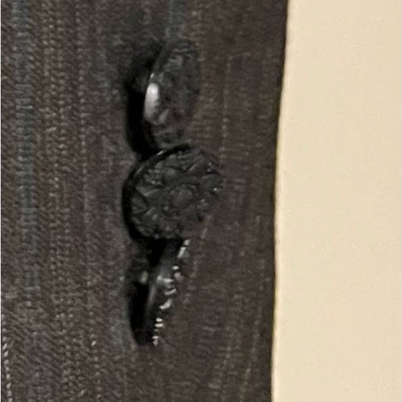 Laundry by Shelli Segal dark grey Suit with turquoise pin stripping. - Picture 6 of 6